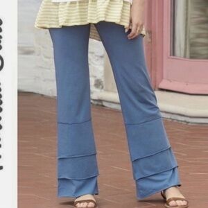 NWOT Matilda Jane Finn Pants, size Medium